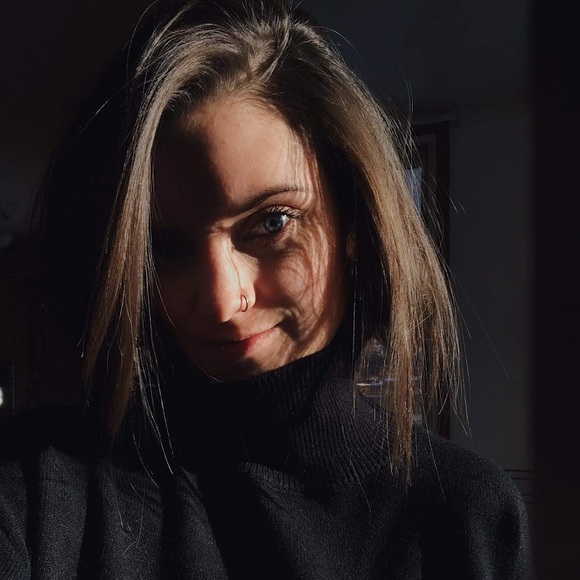 Meet your Posher, Jessica - Picture 1 of 1